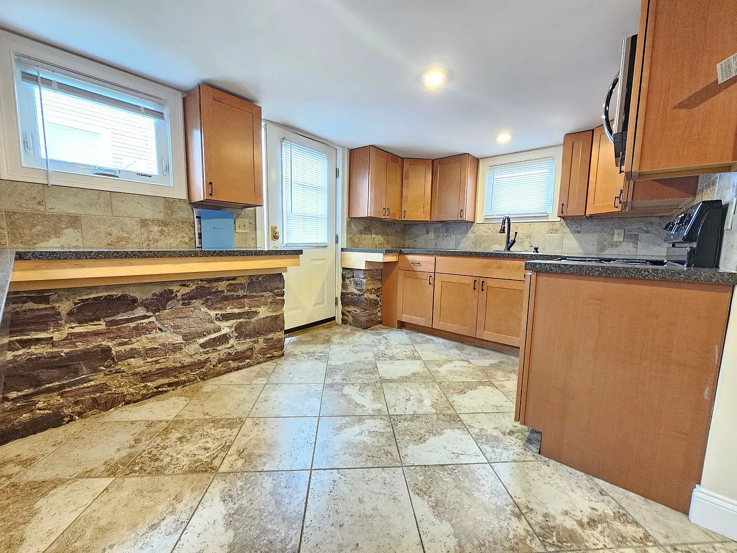 84 Marble Ave — Photo 2
