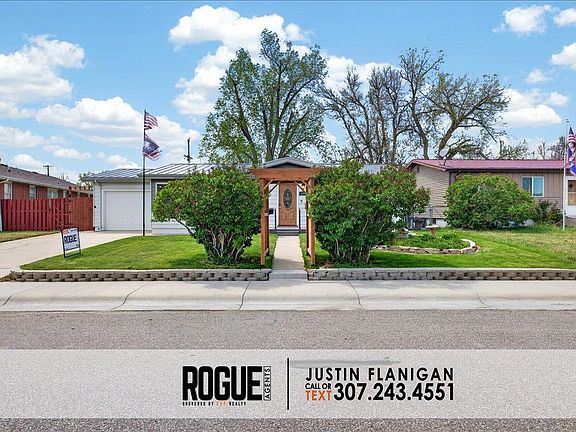 3rd image of 1774 Laramie Avenue
