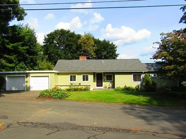 9 Villone Dr, Leeds, MA 01053