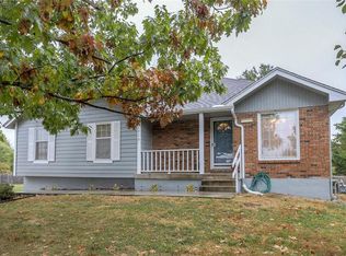 1219 NE Ridgeview Dr, Lees Summit, MO 64086