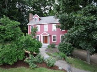 33 Riverside Farm Dr, Lee, NH 03861