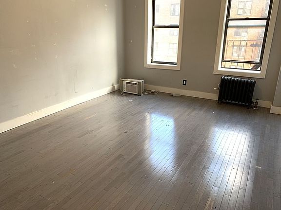 4th image of 672 Ocean Ave APT C7