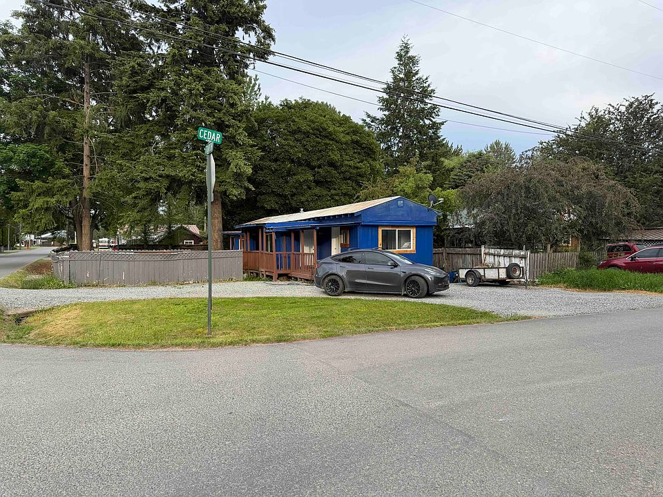 1st image of 313 4th St