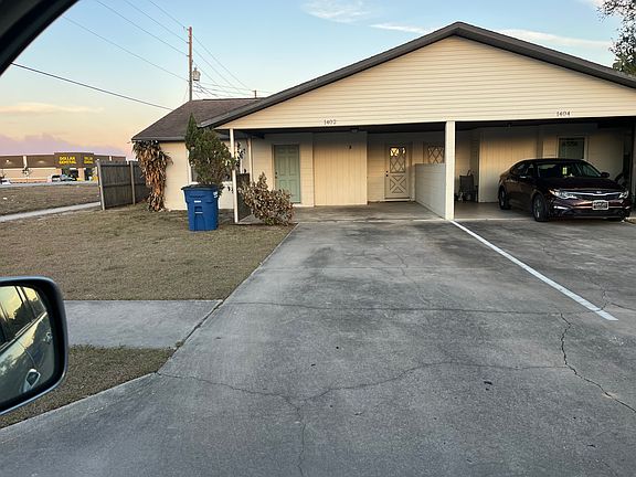 3rd image of 1402 Rainbow Ave
