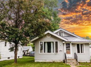 1010 8th St, International Falls, MN 56649