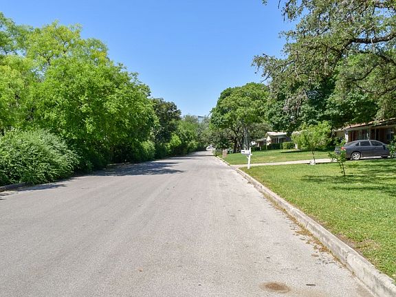 5th image of 2819 Chisholm Trl