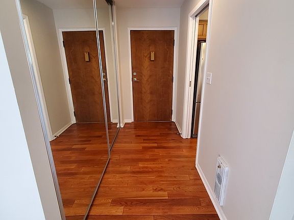 4th image of 1940 Cherry Ln APT 213