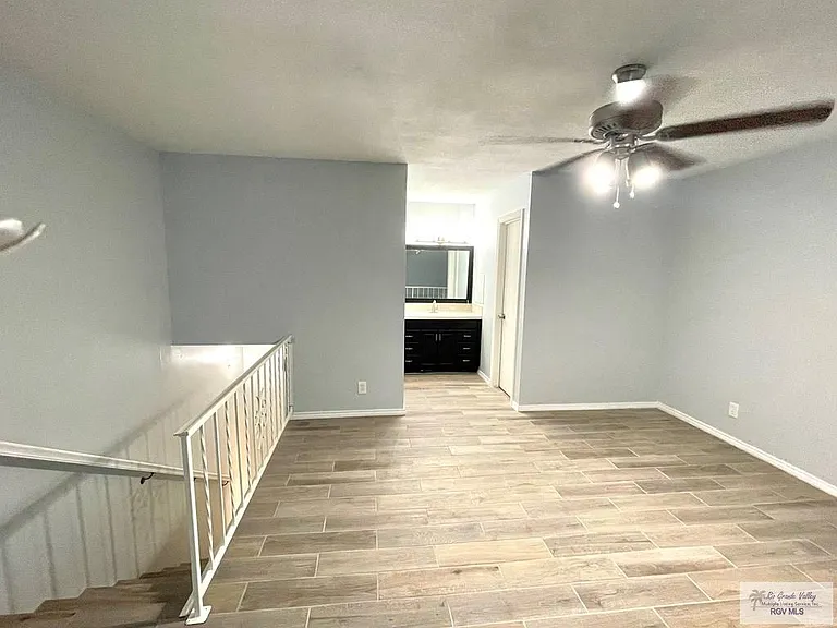 806-2 Continental Cir — Photo 14