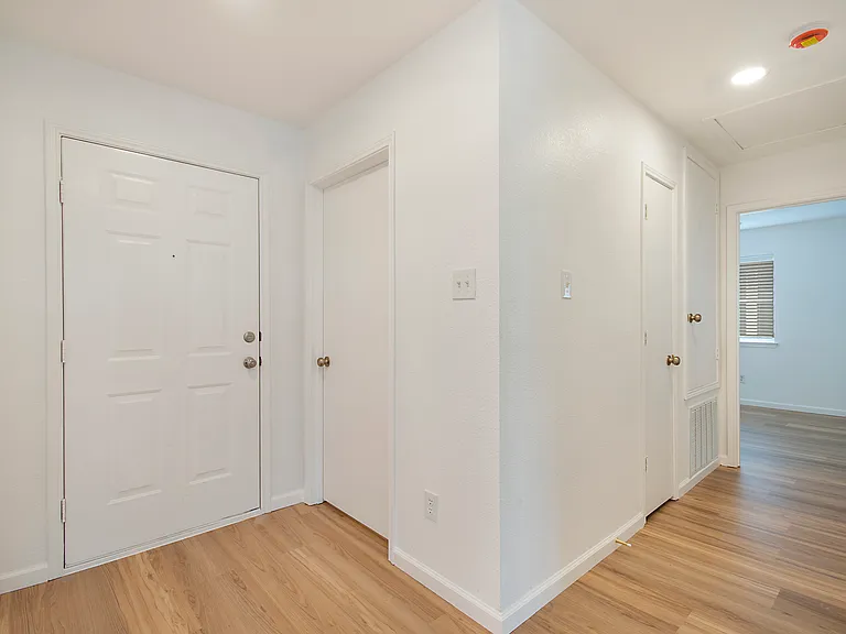 1618 Pin Oak Trl — Photo 22