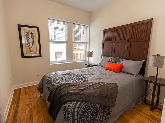 4th image of 1156 W Cornelia Ave #3