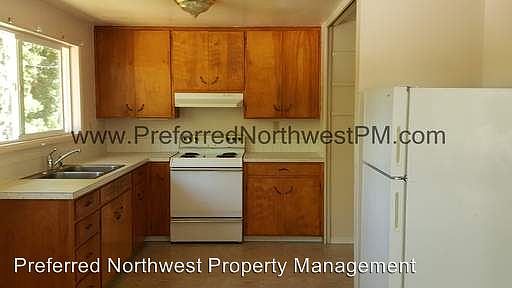 2nd image of 668 Lone Oak Ave