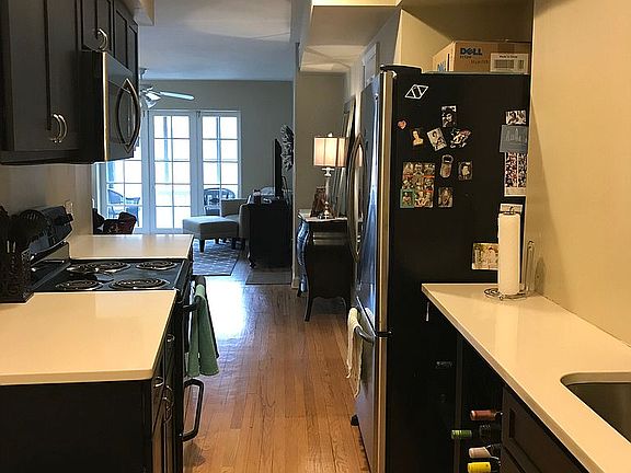 4th image of 5115 Wyandotte St APT 3S