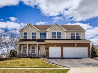 120 N Cross Trl, McHenry, IL 60050