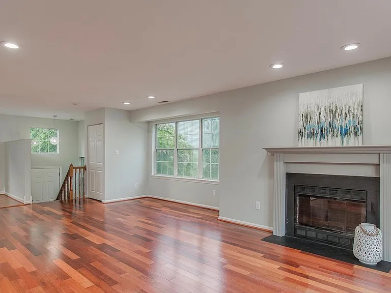 819 Jubal Way — Photo 6