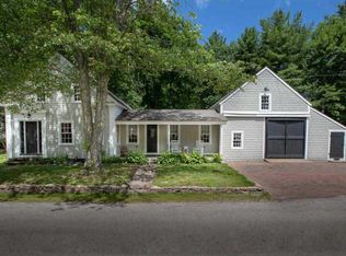 201 Mountain Rd, Cape Neddick, ME 03902