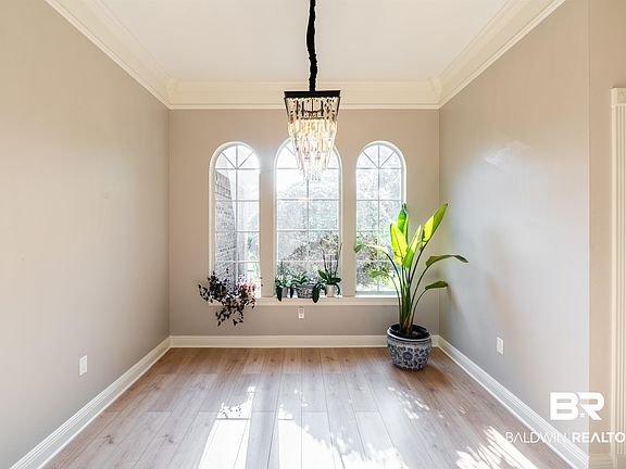 5th image of 8088 Majors Ct