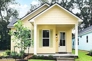 136 Banister Ct