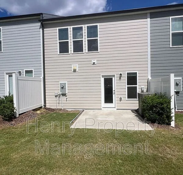 839 McKenzie Park Ter — Photo 13