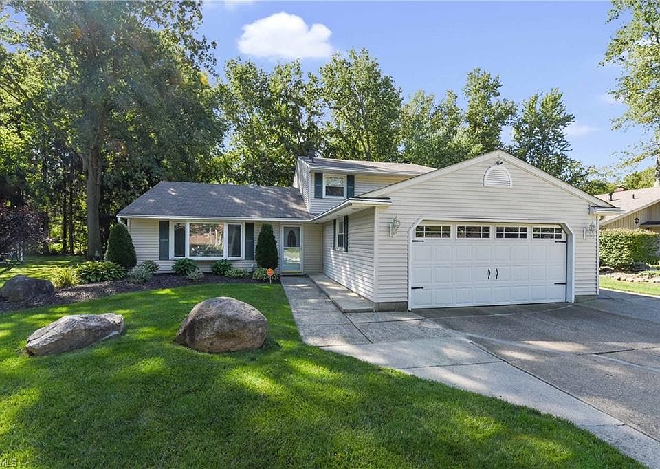 1st image of 34187 Gail Dr