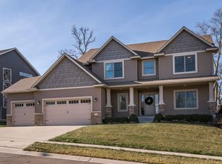 1807 Stone Crest Dr NE, Rochester, MN 55906