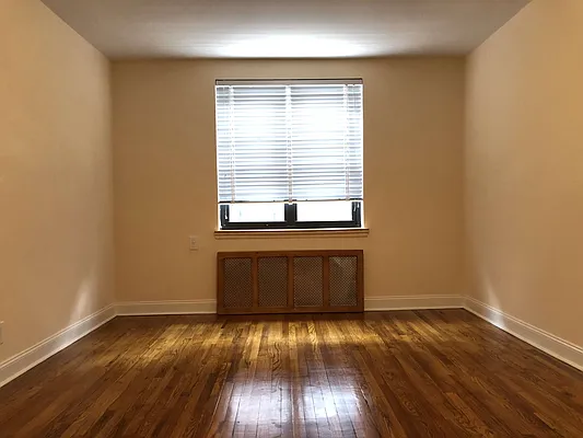 Rented by Kew Forest Realty Inc | media 8