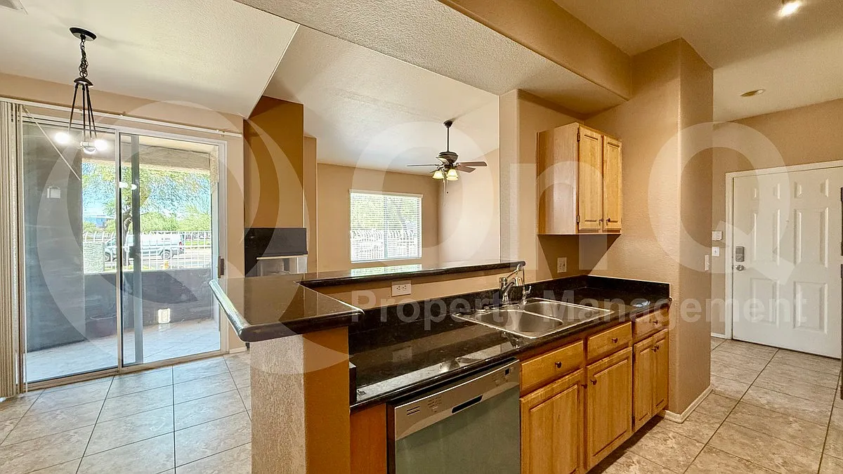2 bed, 2.0 bath, 1019 sqft, $1,675 — Photo 2