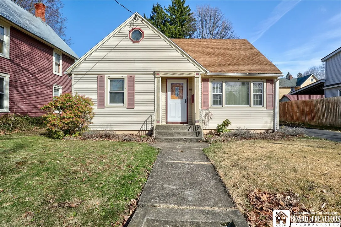 115 Myrtle St photo 1