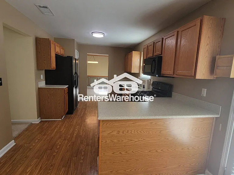 118 Laughlin Dr — Photo 9
