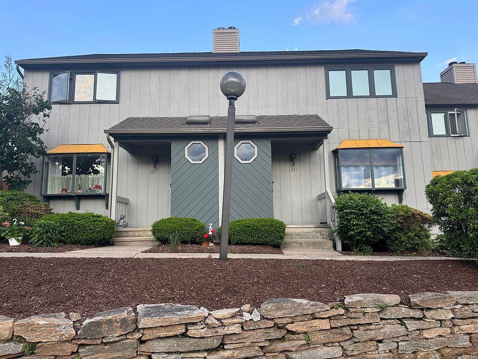 1st image of 211 Skyview Dr #211