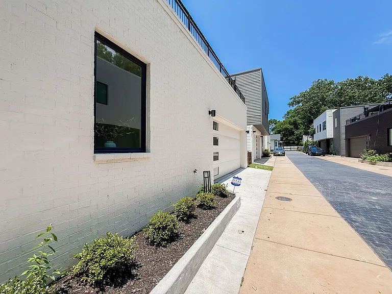 765 Carnes Station Cv — Photo 21