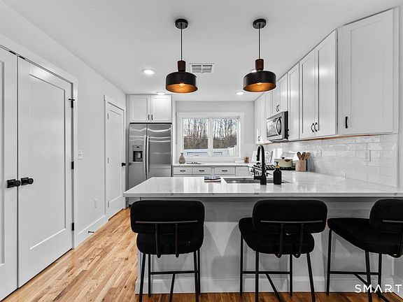 5th image of 22 a Merritt Avenue