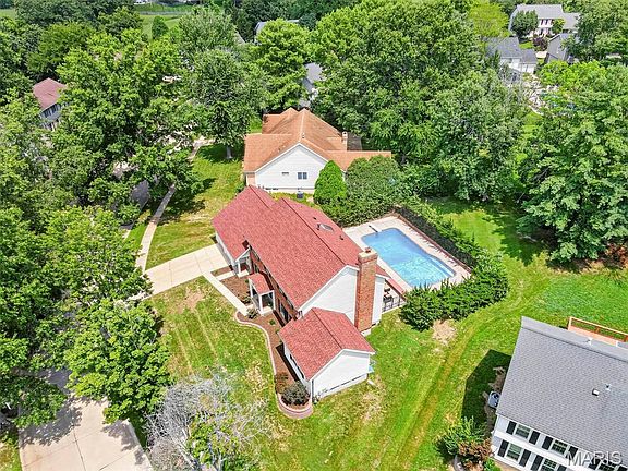 2nd image of 2024 Meadowbrook Way Dr