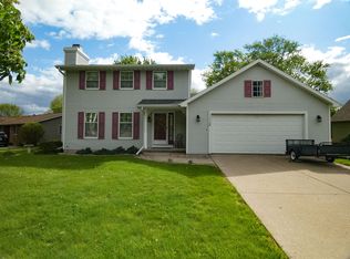 2340 La Rue Ln, Green Bay, WI 54313