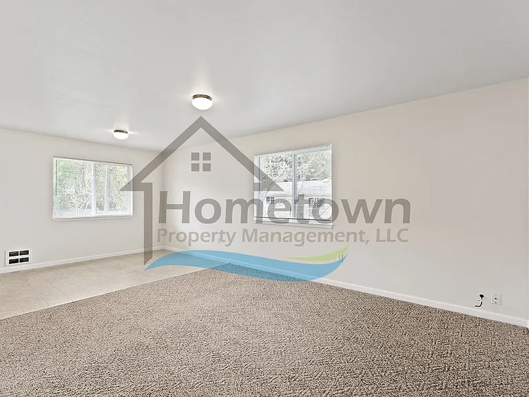 6498 Tamarack Ln — Photo 9