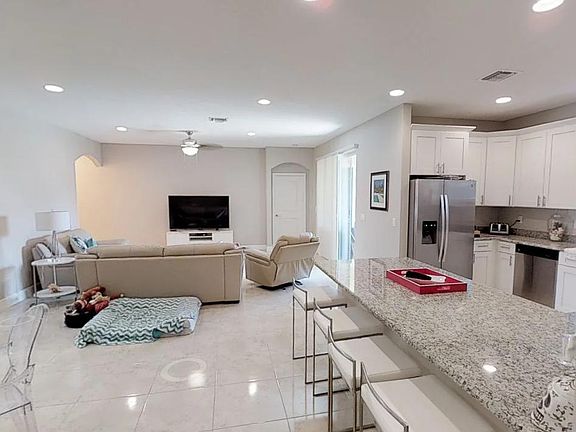 5th image of 432 SW Peach Street