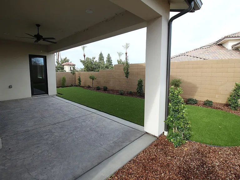 2104 Las Palmas — Photo 25