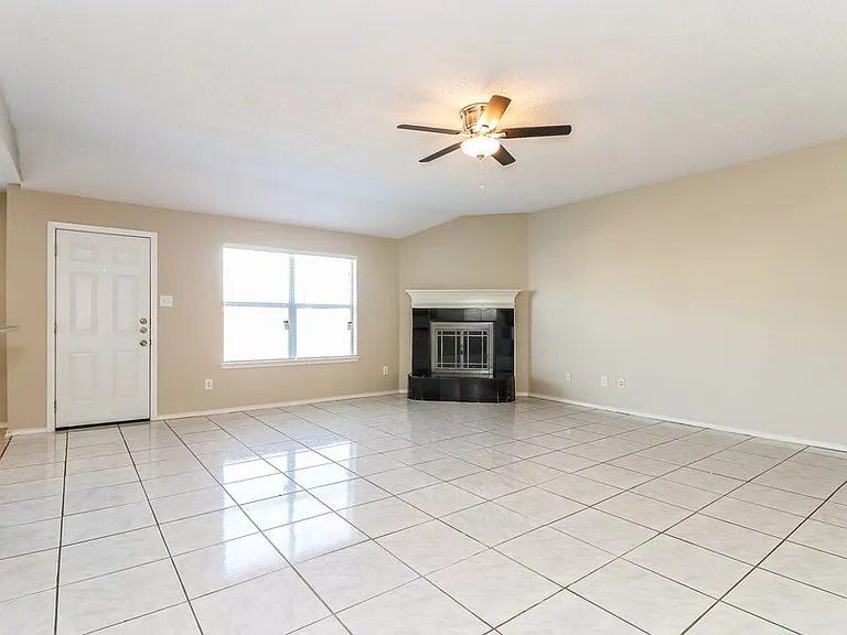 617 Saint Eric Dr — Photo 2