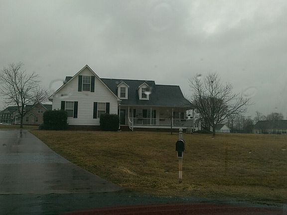 5th image of 351 Foxcress Dr