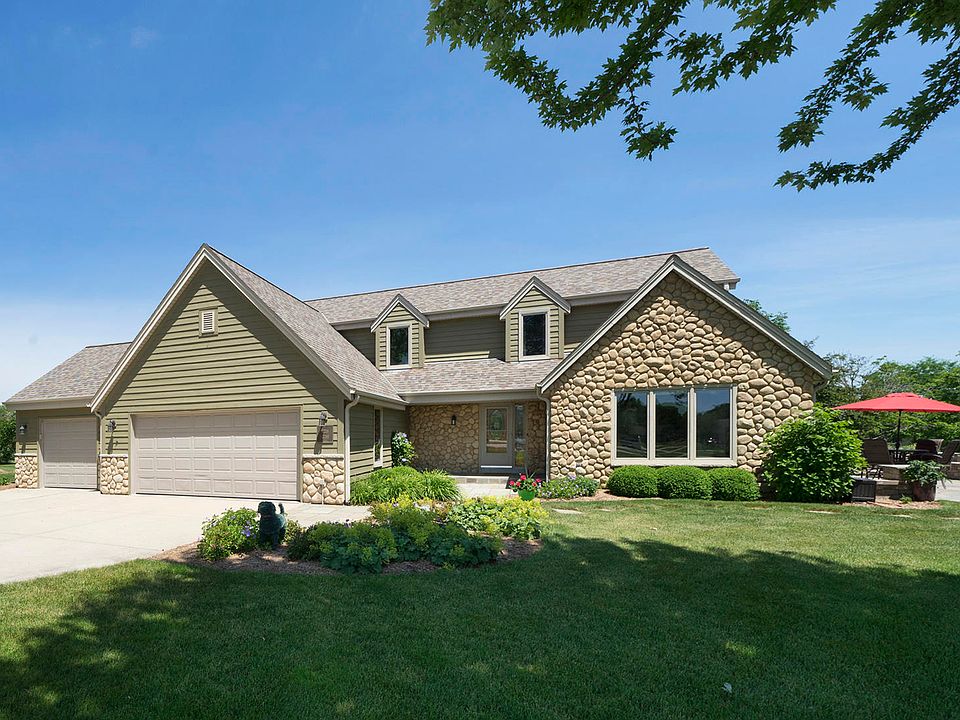 1st image of W329N3788 Timberwood Ct