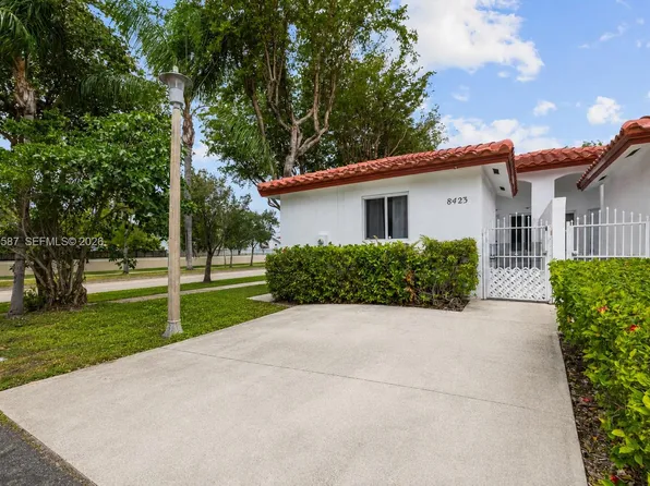 8423 SW 209th St, Cutler Bay, FL 33189