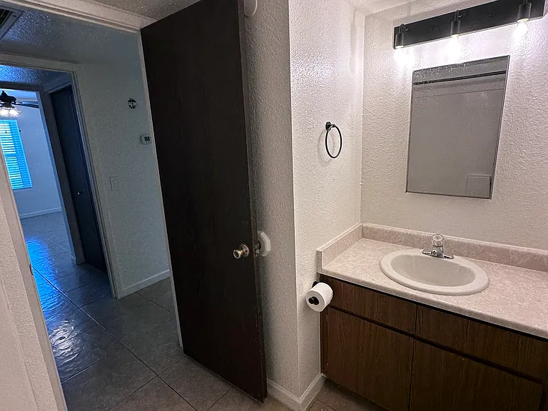 1548 E 30th Ave #1 — Photo 12