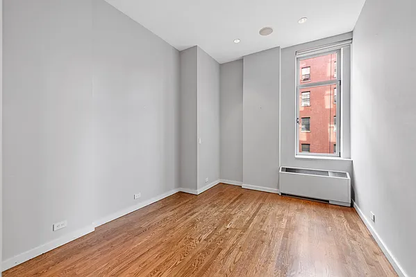 Sold by Compass | media 10