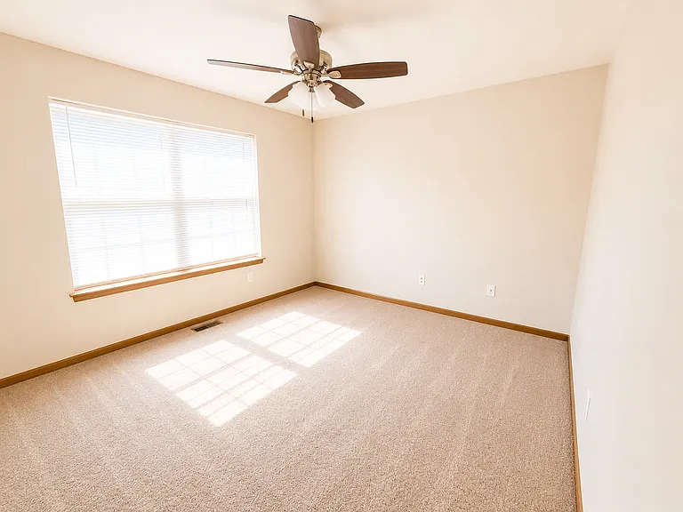 4006 Meadow View Dr — Photo 24