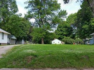 318 E 10th St N, Newton, IA 50208