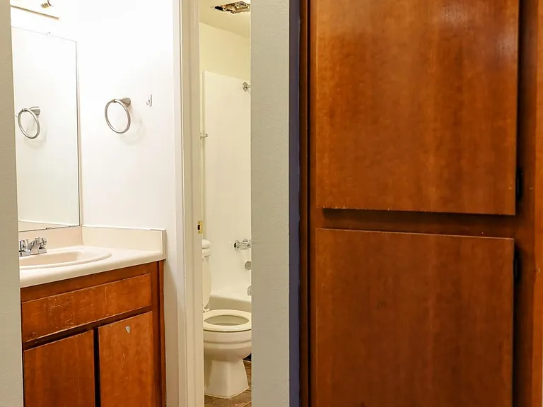 Northridge Apartments — Photo 8