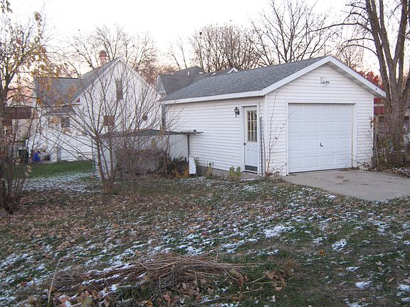 Detached Garage