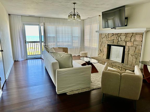 5th image of 1224 W Ocean View Ave APT D