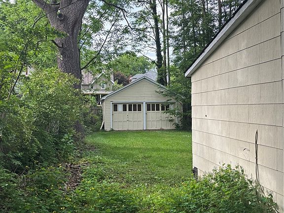 2nd image of 714 W 3rd St