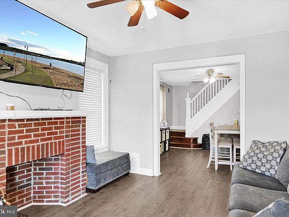 5th image of 106 Reading Ave