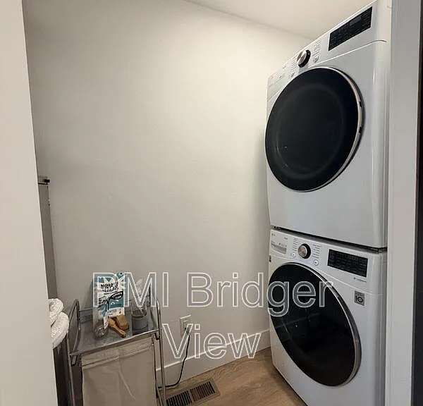 315 W Peach St #1 — Photo 33